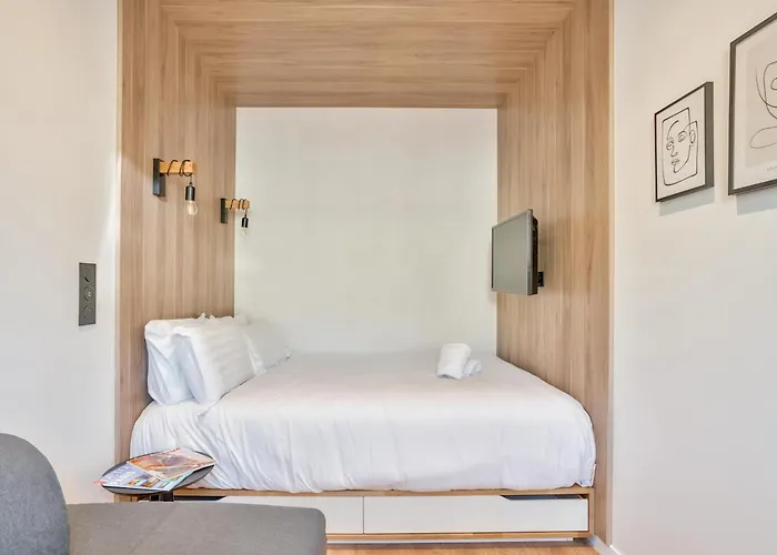 Urbanflat 102 - Large Opera District Apartment *