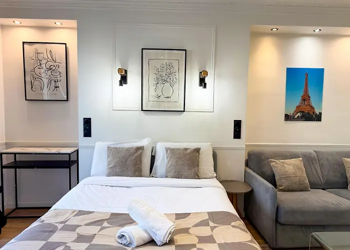 Urbanflat 102 - Large Opera District Apartment Paris
