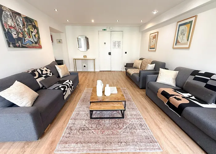 Urbanflat 102 - Large Opera District *