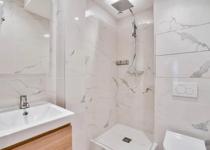 Urbanflat 102 - Large Opera District Apartamento