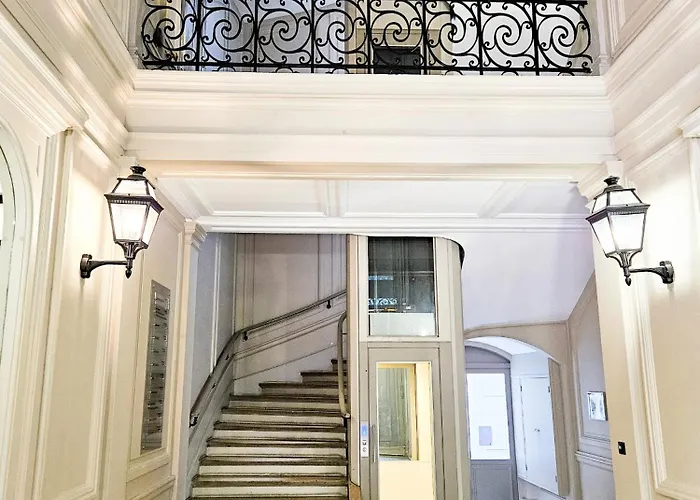 Urbanflat 102 - Large Opera District *