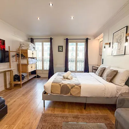 Urbanflat 102 - Large Opera District Apartment